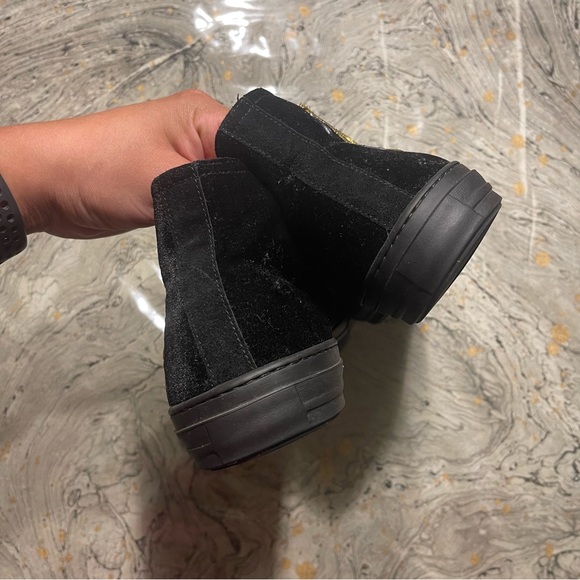 Roberto Cavalli Men Sneakers size 43 1/2
In excellent condition 
Authentic - Picture 8 of 12